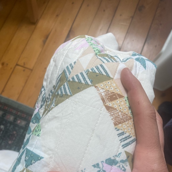 Universal Thread pullover - Picture 7 of 7